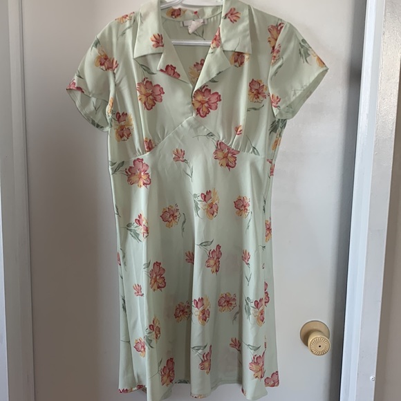 Vintage Floral Dress Bundle - Picture 2 of 9